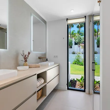 Vacation I Thyma, Brand-new Villa, Swimming-pool, Cinema And Bar, Minutes From The Marina And The * Marbella
